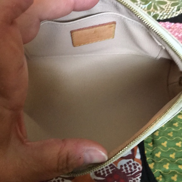 Louis Vuitton Damier Azur Cosmetic Case - Picture 12 of 14